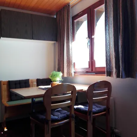 Chalet-schuemli Maisonette * Ernen